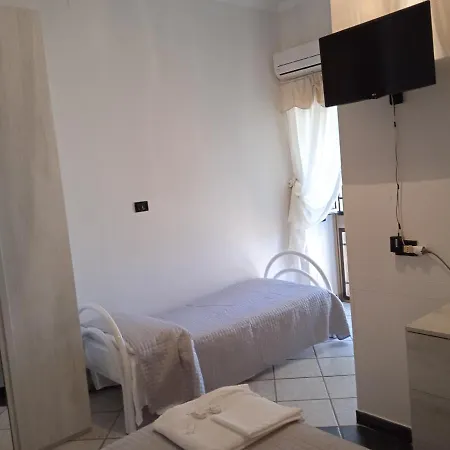 לינה וארוחת בוקר Villhour Ristorante E רוקה אימפריאלה