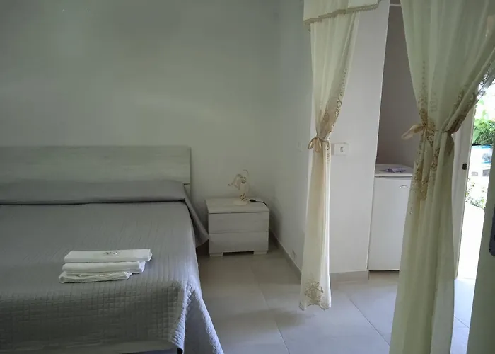 Villhour Ristorante E 住宿加早餐酒店 罗卡伊恩佩里亚莱