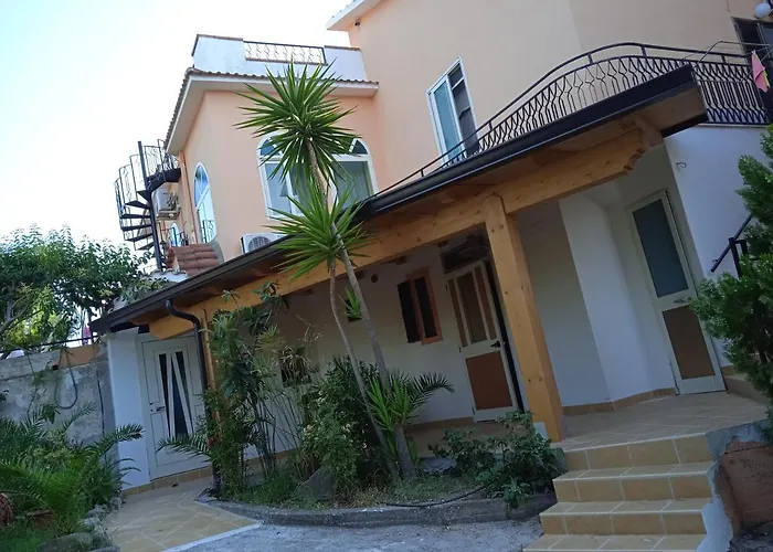 Villhour Ristorante E 罗卡伊恩佩里亚莱