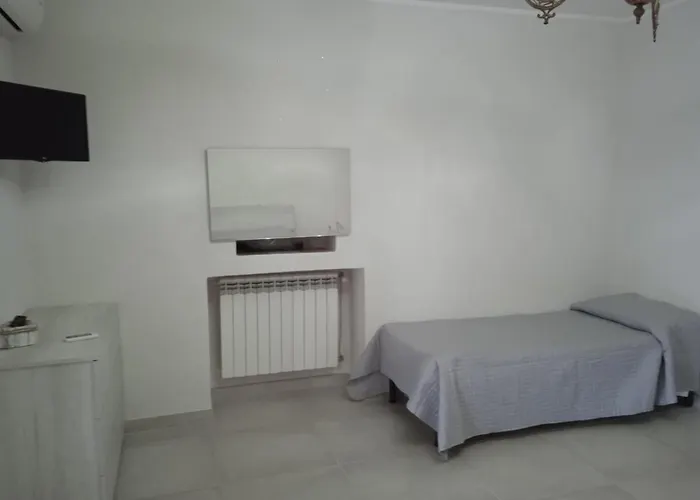 Villhour Ristorante E 罗卡伊恩佩里亚莱