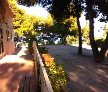 Villhour Ristorante E Frühstückspension